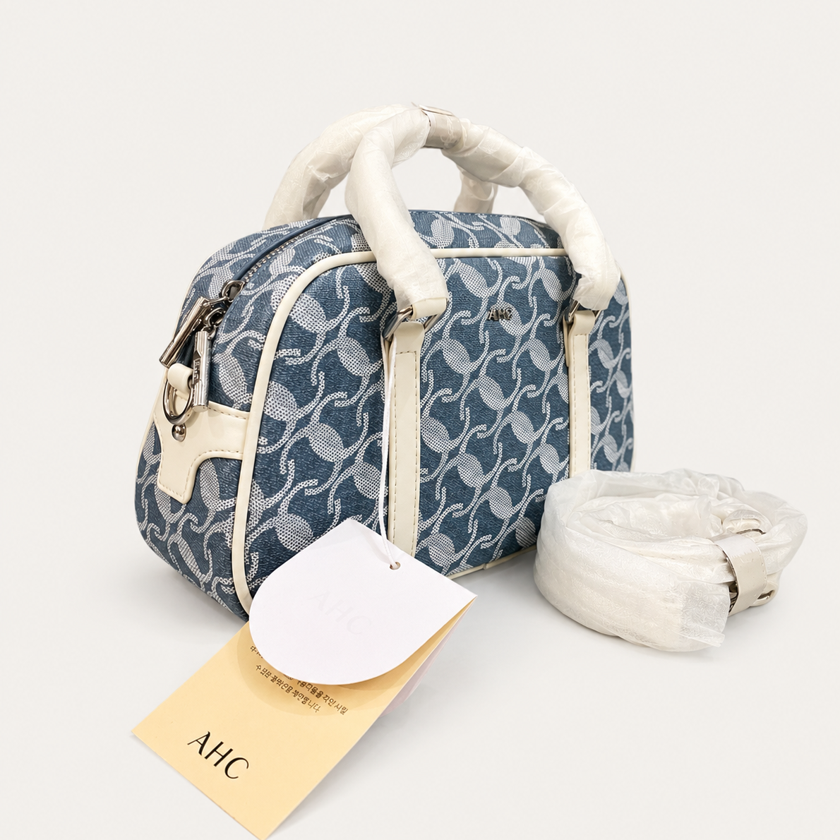 Elegant Canvas Boston Bag